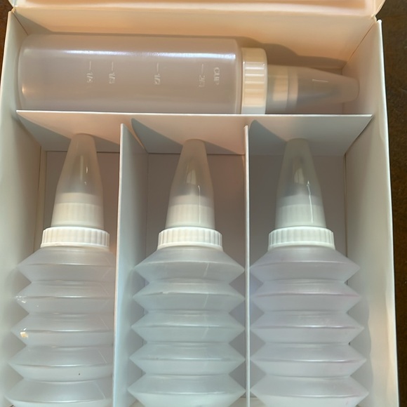 Williams Sonoma kids decorating set - Picture 3 of 4